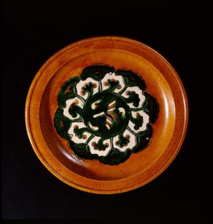 A sancai three colour glazed pottery offering dish