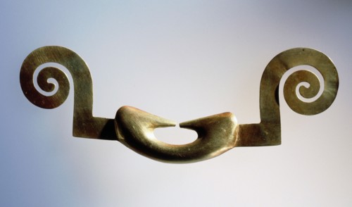 Narino gold nose plug with spiral design