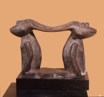 Twa pygmy headrest supported by male and female figures
