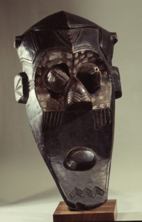 Little is known about the use of this type of mask, although the stylistic influence of neighbouring Kuba and Pende forms is apparent