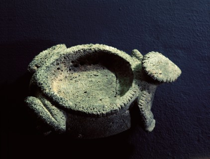 Pigment mortar in the form of a horned toad