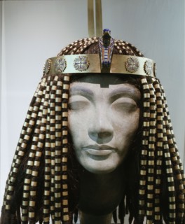 Wig ornaments and crown of Princess Sit Hathor Yunet