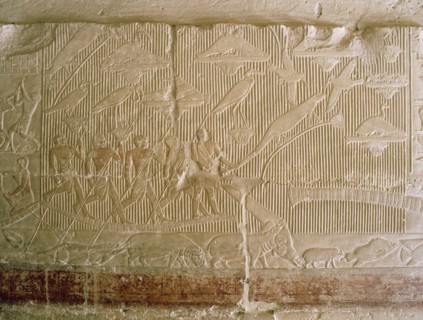 A scene in relief in the tomb of the vizier Mereruka showing a papyrus thicket teeming with animals and birds
