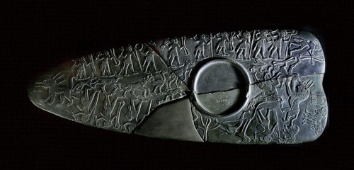 The Hunters Palette which shows the hunting of two lions and other wild animals