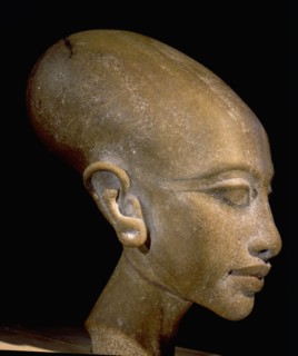 A head of a daughter of Akhenaton
