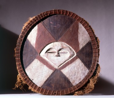 Gitenga mask representing the sun, symbol of life