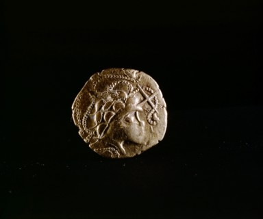 Coin showing a head surrounded by Ss, a favorite motif of the Armorican people