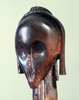 These heads, known as Bieri, were attached to bark boxes containing the skulls and bones of ancestors, both to guard the relics and as a focus for prayers, complaints and sacrifices