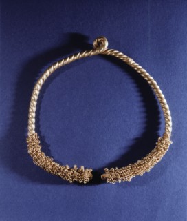 A necklace of twisted gold wire