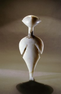 Cycladic figurine of the Louros type of the Grotta Pelos culture