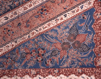 A batik sarong with Water Pictures design using the positive technique