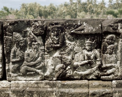 The reliefs, on the temples of the Lara Jonggrang complex, portray various deities or scenes taken from the great Hindu classics and especially the Ramayana