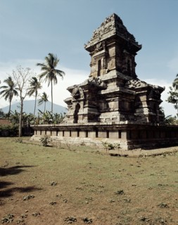 The temple complex at Lara Jonggrang consists of three main sanctuaries dedicated to Shiva, Brahma and Vishnu and three minor ones dedicated to particular forms of Shiva and Shivas bull mount, Nandi