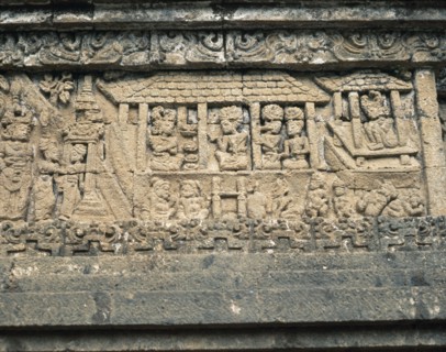 The reliefs, on the temples of the Lara Jonggrang complex, portray various deities or scenes taken from the great Hindu classics and especially the Ramayana