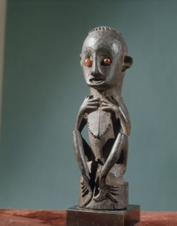 Amulets were used by the Ngaju and neighbouring Dayak peoples to ward off enemies, provide protection in war, and to bring good fortune and health