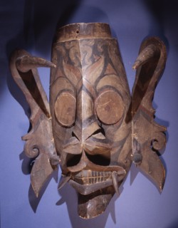 Mask known as hudo worn by Kenyah shaman in dances to contact spirits