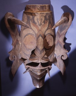Mask known as hudo worn by Kenyah shaman in dances to contact spirits