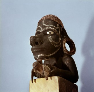 Protective prow figure from a war canoe