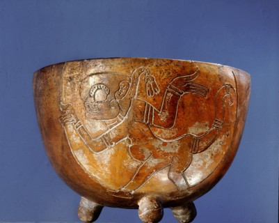 Vessel on three legs