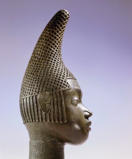 Idia, the mother of Oba Esigie, was granted the right to establish her own palace and ancestral altars as a reward for using her mystic powers to bring victory in Benins war against the Igala
