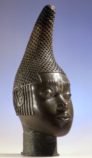 Idia, the mother of Oba Esigie, was granted the right to establish her own palace and ancestral altars as a reward for using her mystic powers to bring victory in Benins war against the Igala