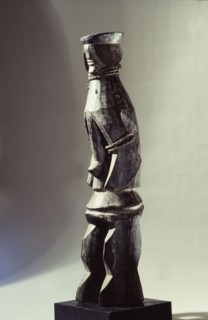 Mumuye figures served to reinforce the status of senior elders and rainmakers