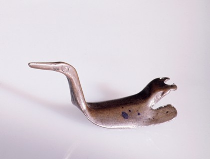 Blanket fastener in the form of a cormorant