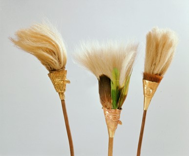 These porte plumets from the Ica culture display the high craftsmanship of their goldsmiths