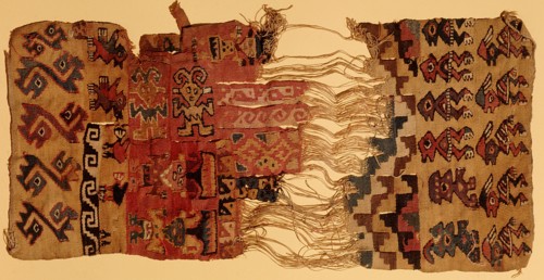 This fragment of textile comes from a sampler loom