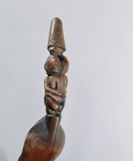 Ceremonial spoon with the handle in the form of embracing figures