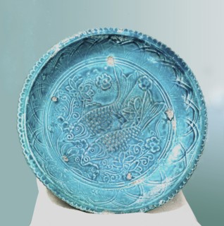 Celadon dish with fish decoration