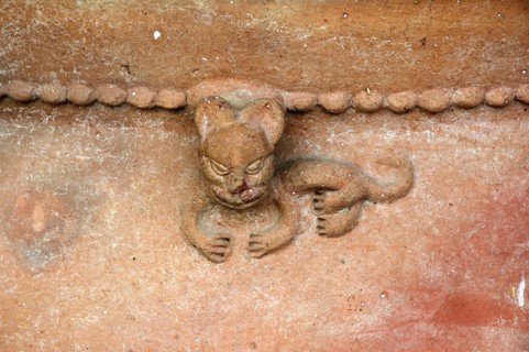 Ceramic vessel used to store grain or corn beer chicha, or sometimes even for cooking