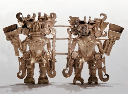 Figure pendant depicting possibly of two noblemen or chiefs