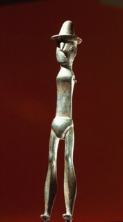 Figurine, once horned