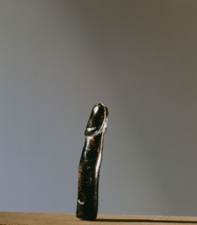 Pendant in phallic form