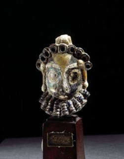 Rod formed glass pendant in the form of a bearded man