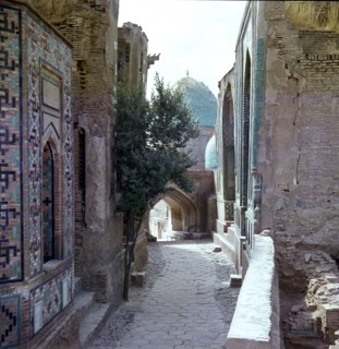 Street leading to the Koussam Ibn Abbas tomb