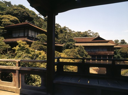 A group of elegant villas in Yokohama now thought to be from the palace of the daimyo of Kishu though often associated with Hideyoshi's fabled Jurakudai palace