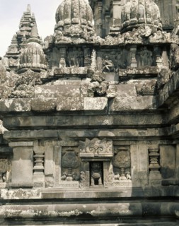 The reliefs, on the temples of the Lara Jonggrang complex, portray various deities or scenes taken from the great Hindu classics and especially the Ramayana