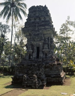 The temple complex at Lara Jonggrang consists of three main sanctuaries dedicated to Shiva, Brahma and Vishnu and three minor ones dedicated to particular forms of Shiva and Shiva's bull mount, Nandi