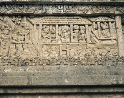 The reliefs, on the temples of the Lara Jonggrang complex, portray various deities or scenes taken from the great Hindu classics and especially the Ramayana