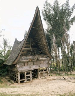 The three-level structure of Toba Batak houses corresponds to ideas of the cosmos