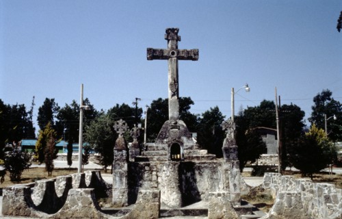 Courtyard with church cross at San Felipe de los Alzati, south of Cuidad Hidalgo