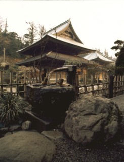 Water fountain in the garden of Kencho-ji, one of the five great Zen temples of Kamakura