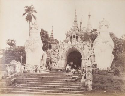 The entrance to Shwe Dagon Pagoda