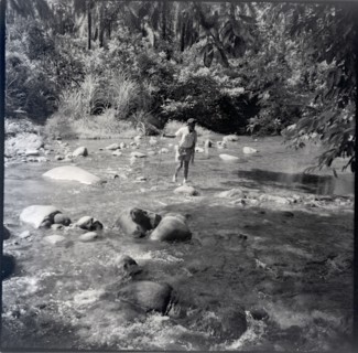 Lazarius crossing river (Kenkwa country)