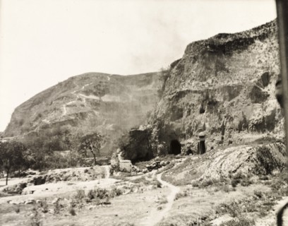 Cave dwellings on the banks of the Yellow River