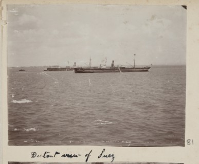 Distant view of Suez