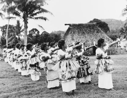 Fijian dancers at Nasilai