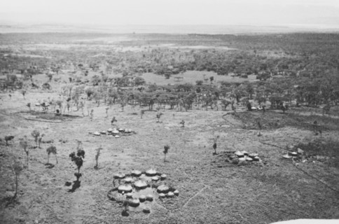 A Luo settlement on the Kano plains